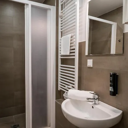 Fantastic 2 Bedroom *