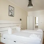 アパート Fantastic 2 Bedroom ベルリン