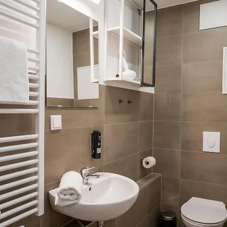 Fantastic 2 Bedroom ברלין